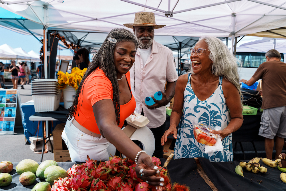 eat on a budget in maui